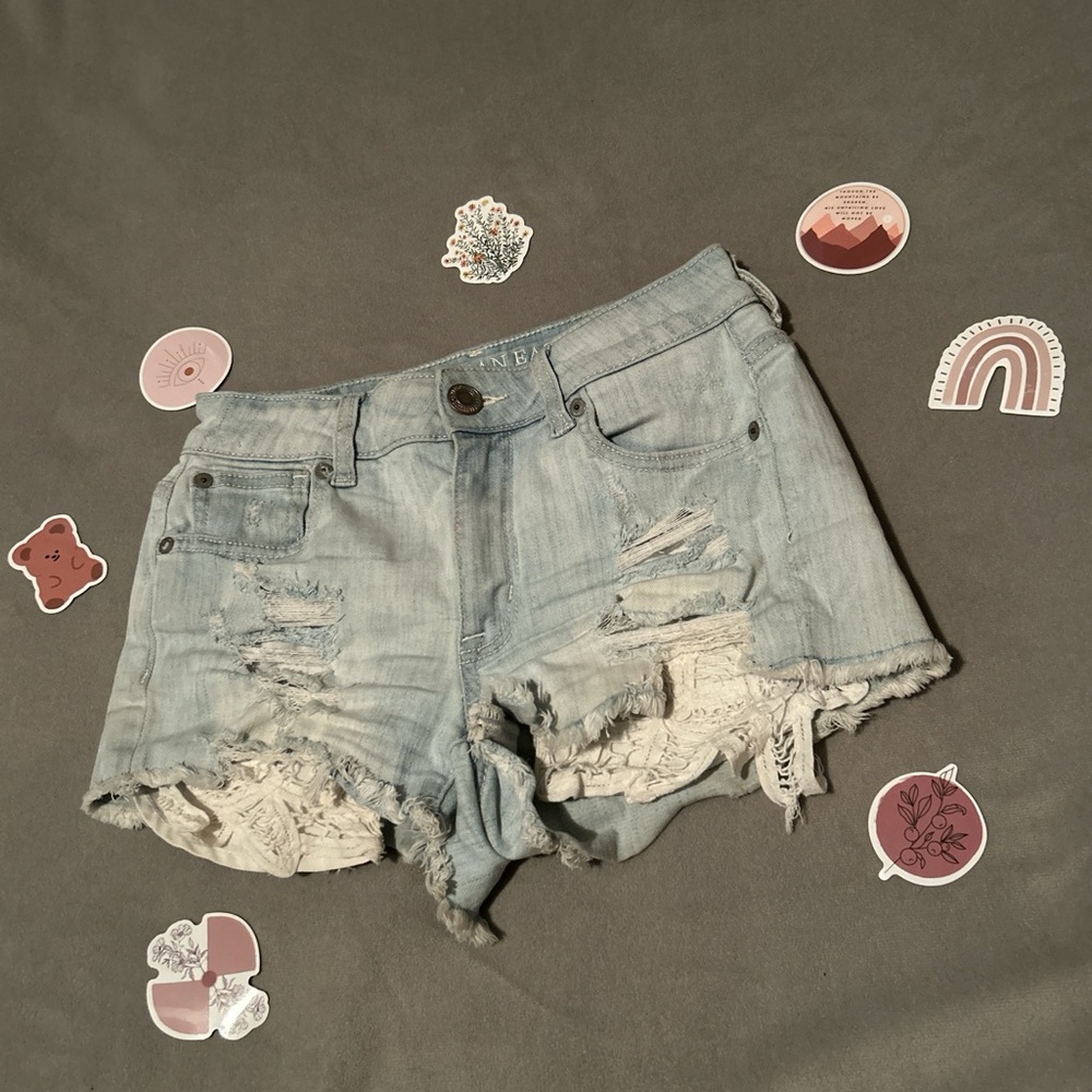 cute american eagle shorts. just selling because there a little tight on me now!
